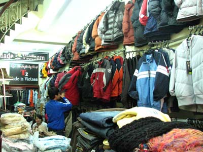 Quần áo Việt Nam có thực sự rẻ? 